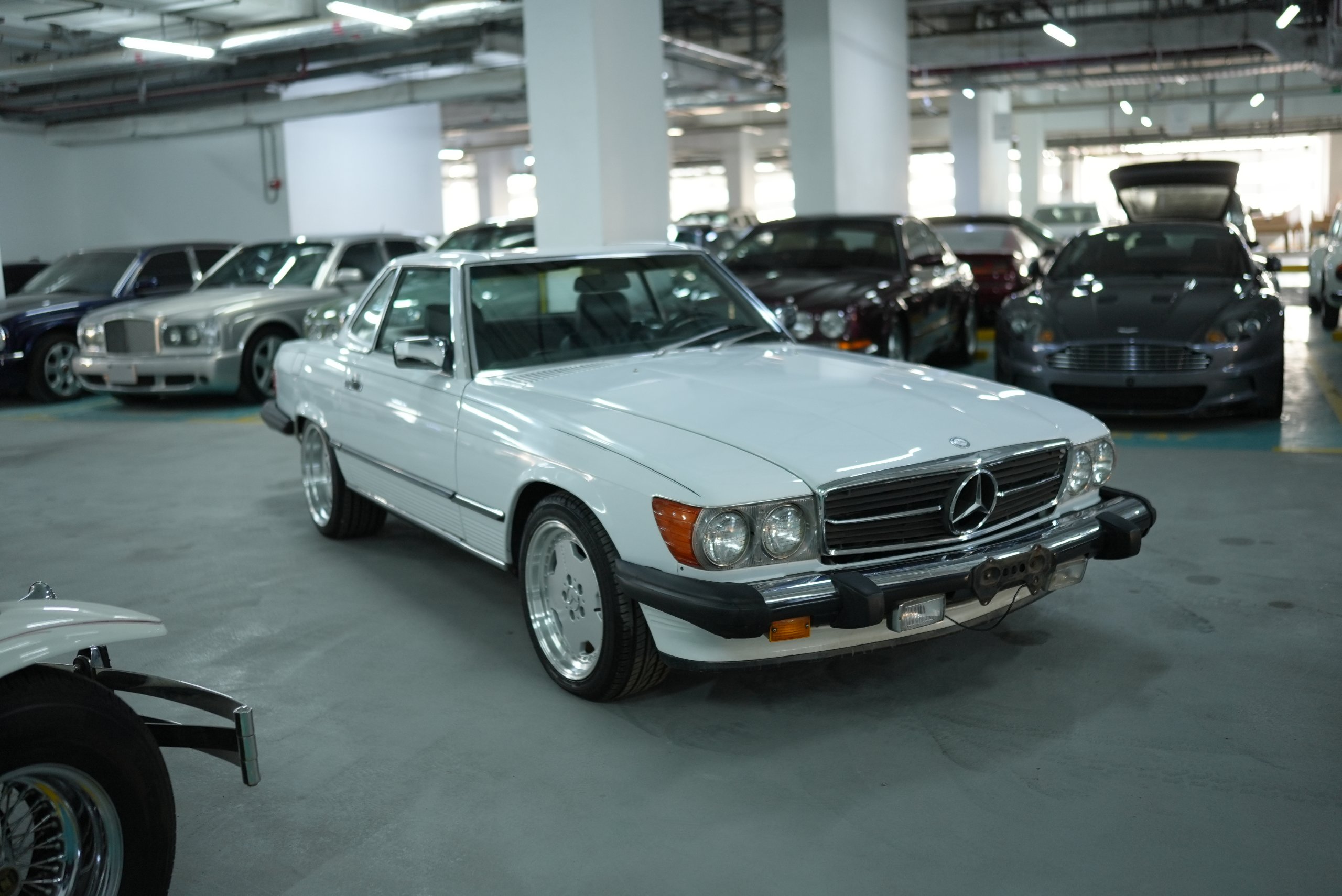 1986 Mercedes-Benz SL 560 R107 Excellent Condition | Recent repairs around 15K AED for sale in Dubai, UAE – photo 15 of 20