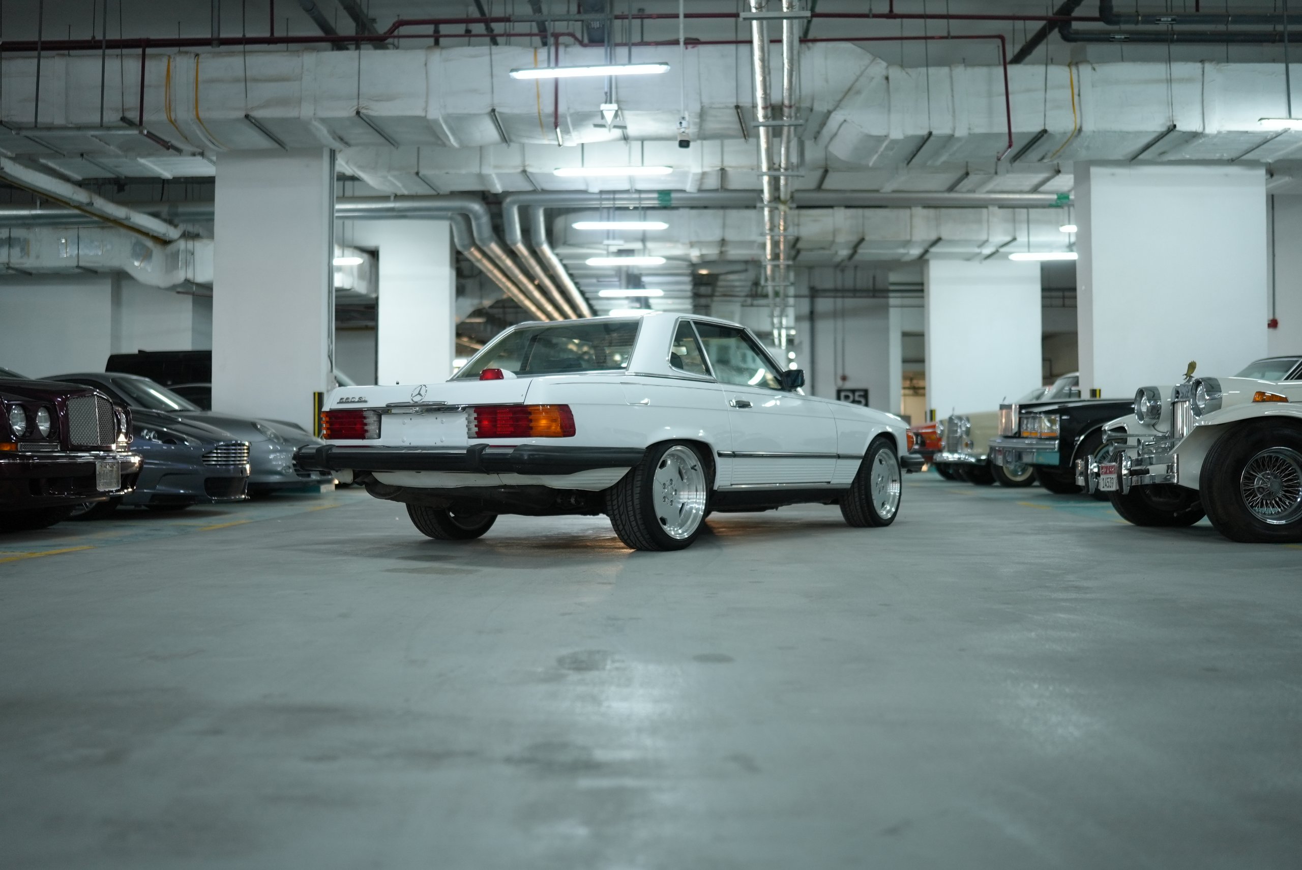 1986 Mercedes-Benz SL 560 R107 Excellent Condition | Recent repairs around 15K AED for sale in Dubai, UAE – photo 16 of 20