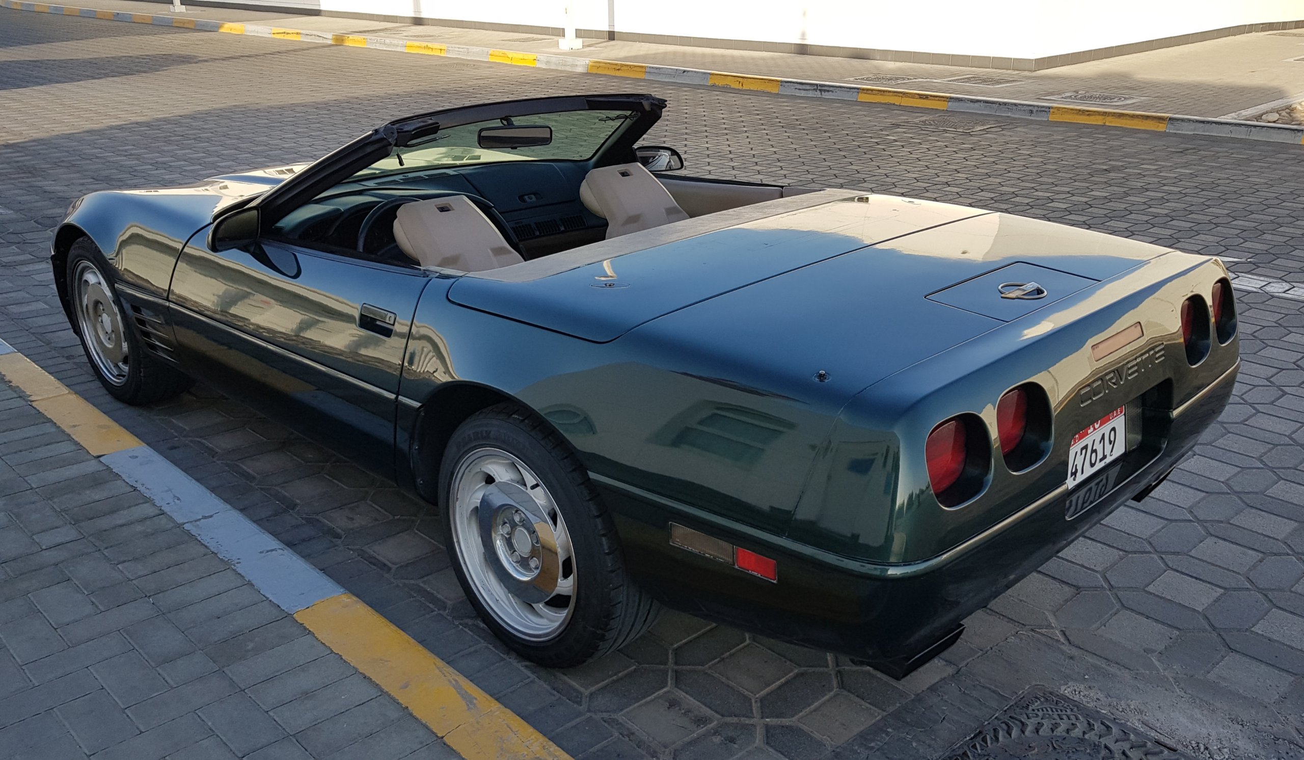 1992 Corvette LT1 Convertible for sale in Abu Dhabi, UAE – photo 3 of 9