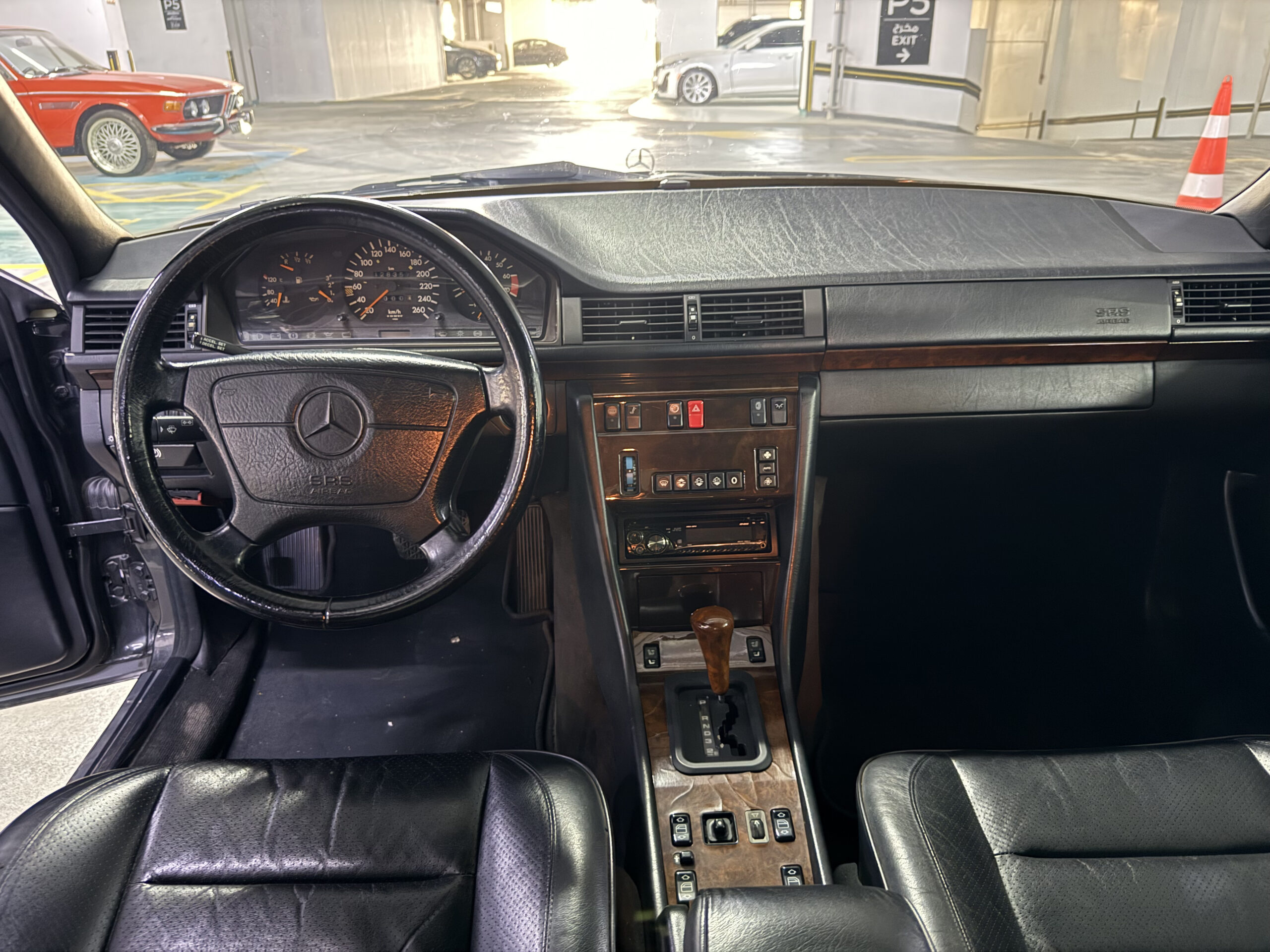 1992 Mercedes-Benz 500 E W124 | Japanese Spec | 128,000 km for sale in Dubai, UAE – photo 15 of 20