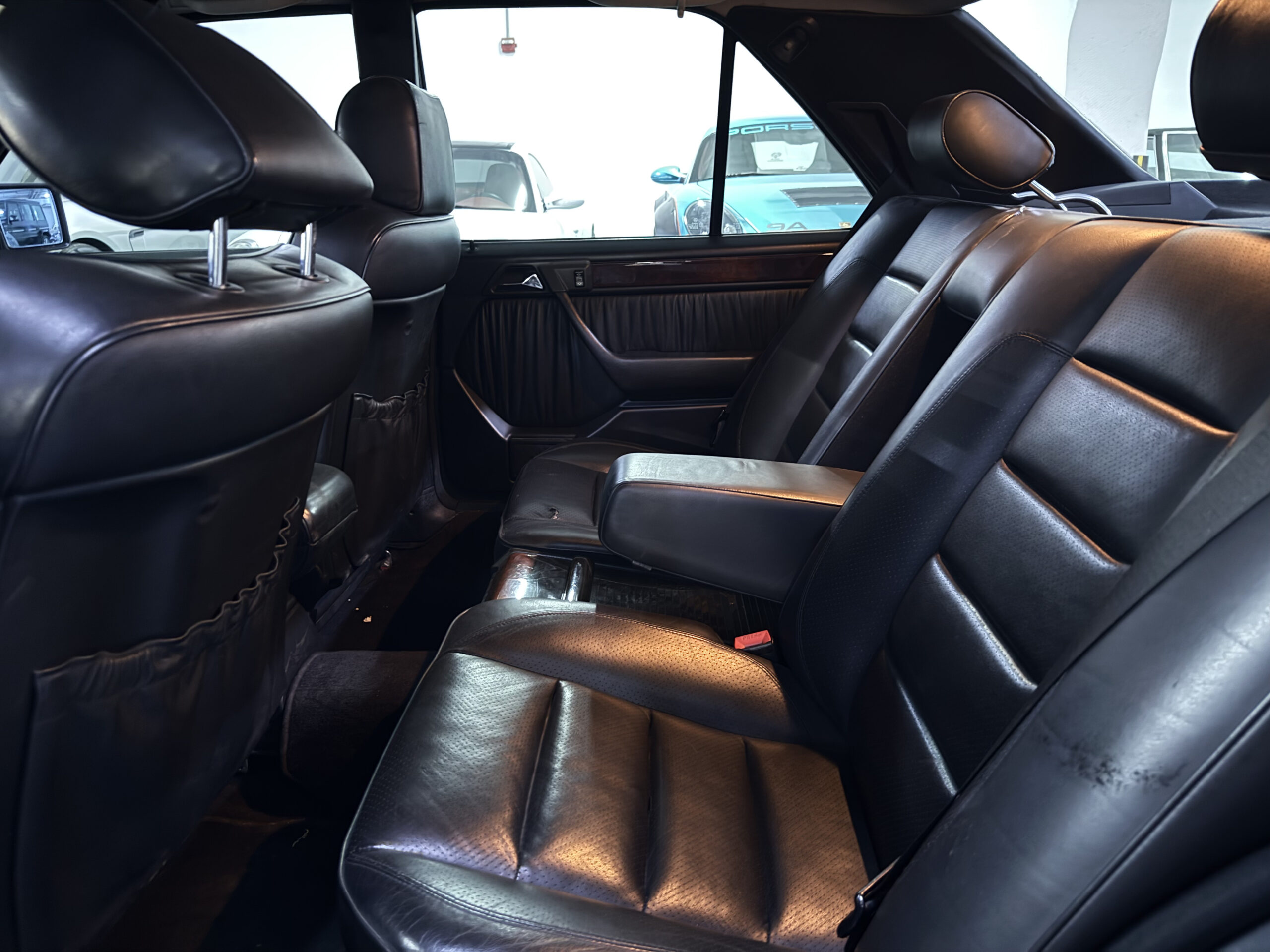 1992 Mercedes-Benz 500 E W124 | Japanese Spec | 128,000 km for sale in Dubai, UAE – photo 19 of 20