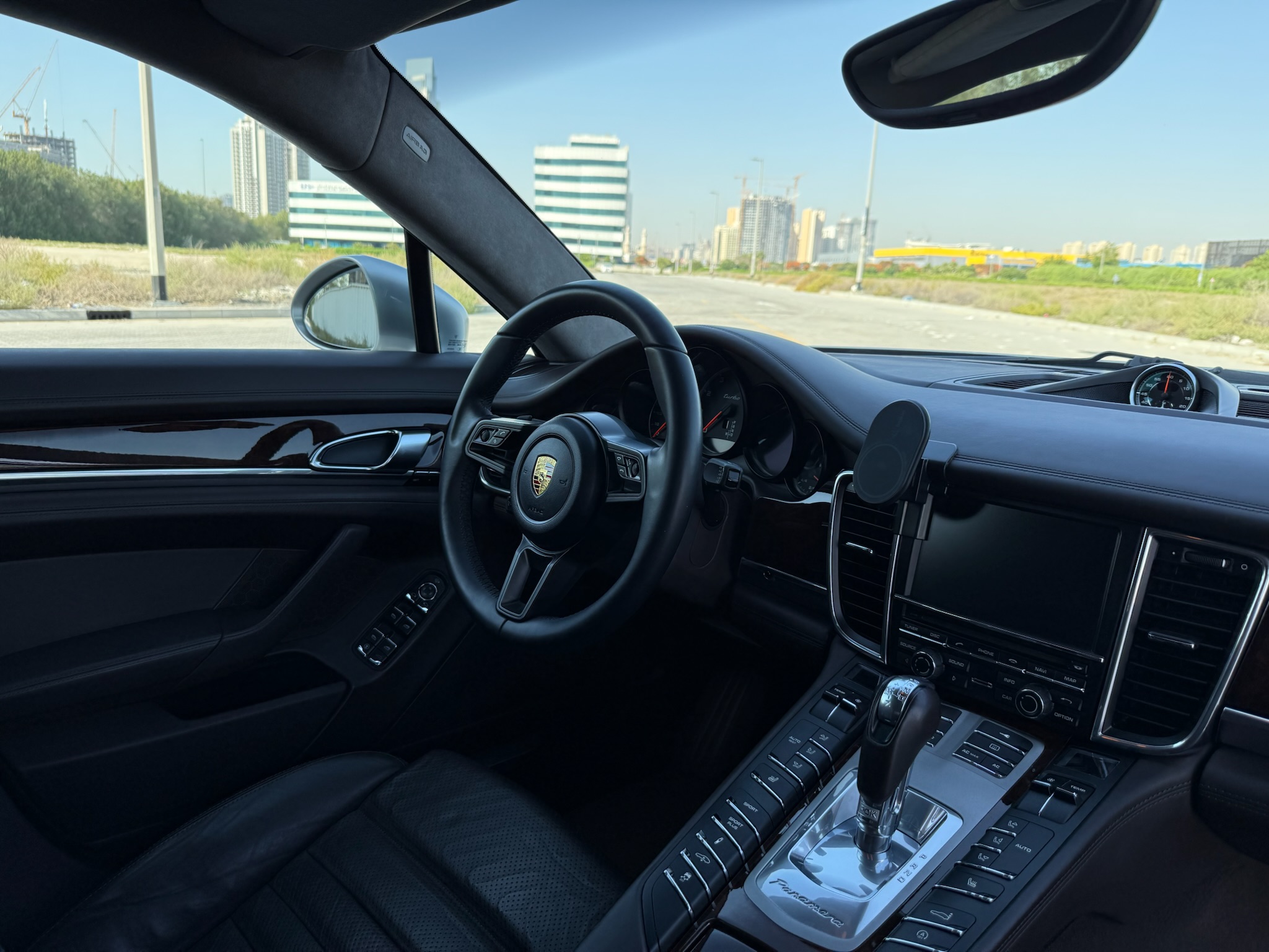 Porsche Panamera Turbo, 2010, 51,000 km only, two collector owners for sale in Dubai, UAE – photo 18 of 20