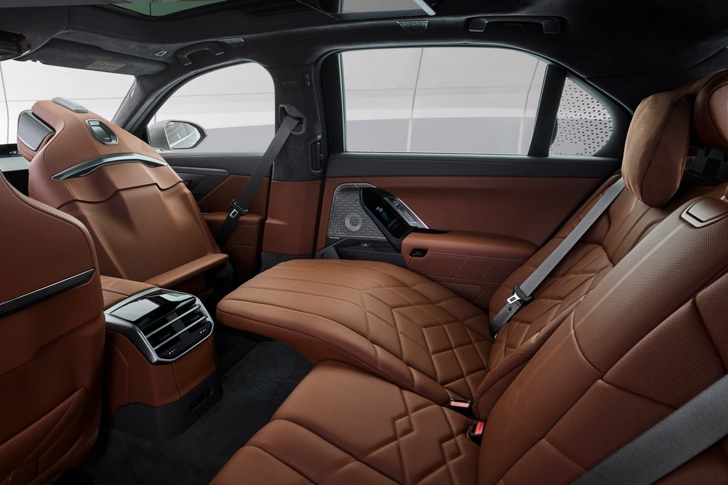 Car listing photo