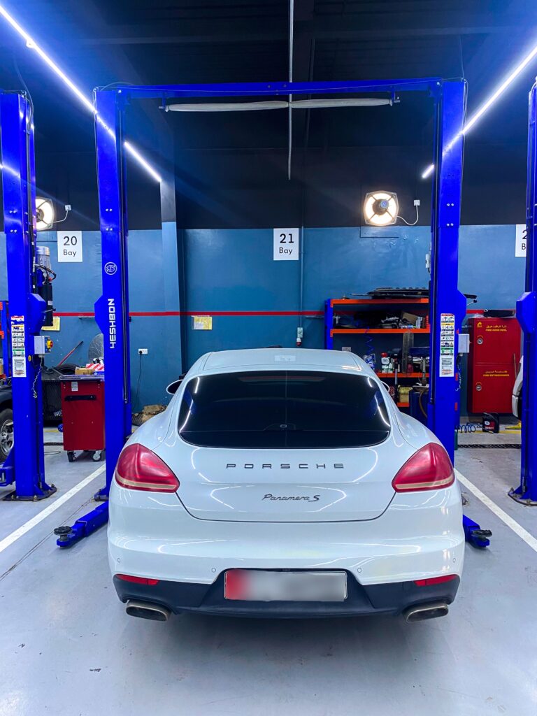 Garage photo 31
