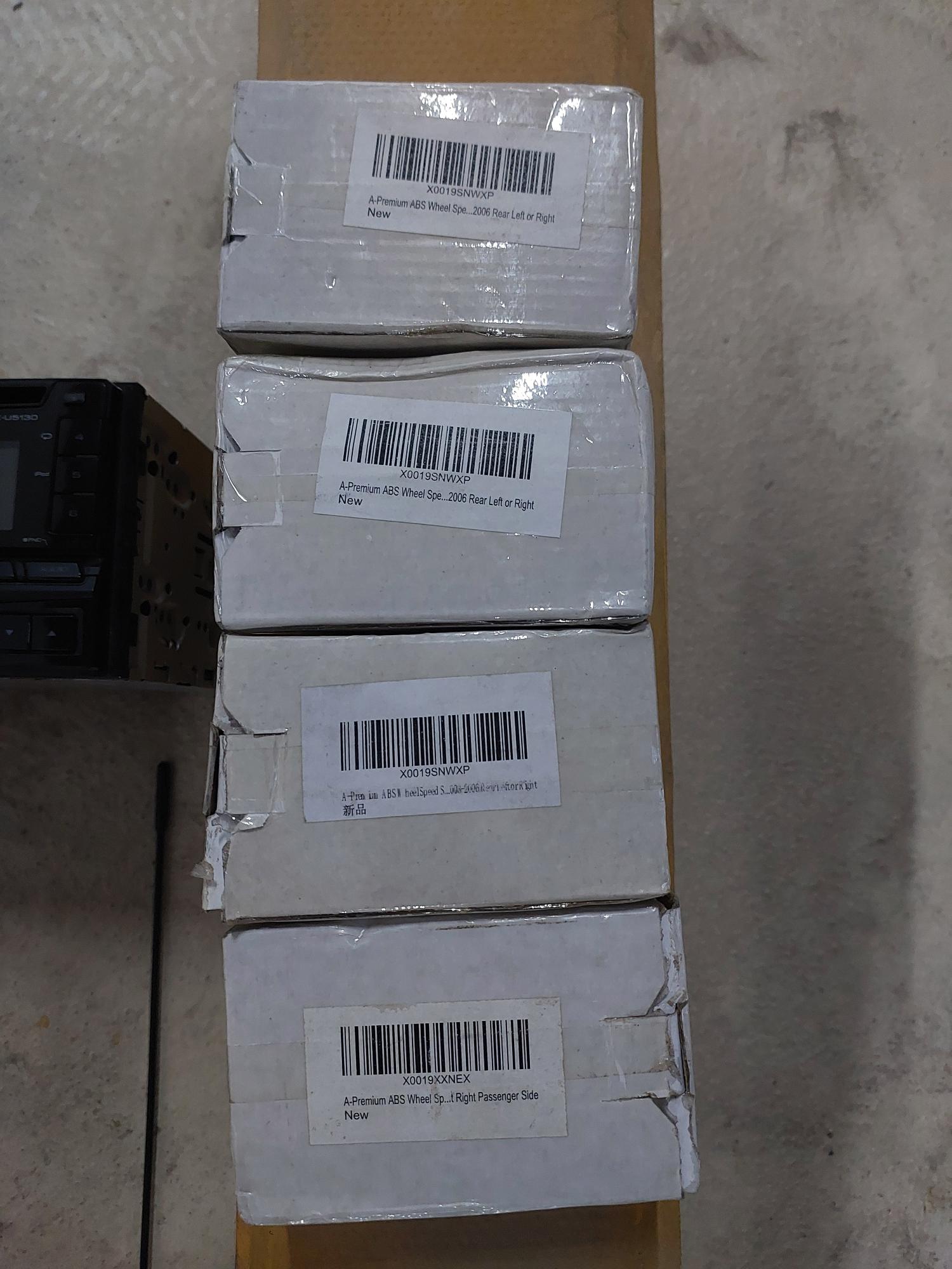 Nissan 350z 2003 / 2005 OEM spare parts / Dubai for sale in Dubai, UAE – photo 3 of 15