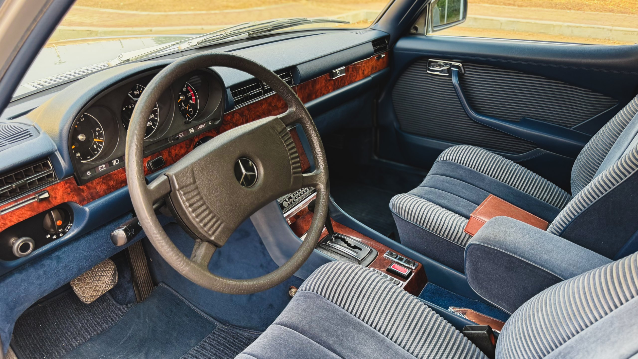 1980 Mercedes-Benz 450 SEL 6.9 for sale in Abu Dhabi, UAE – photo 14 of 20