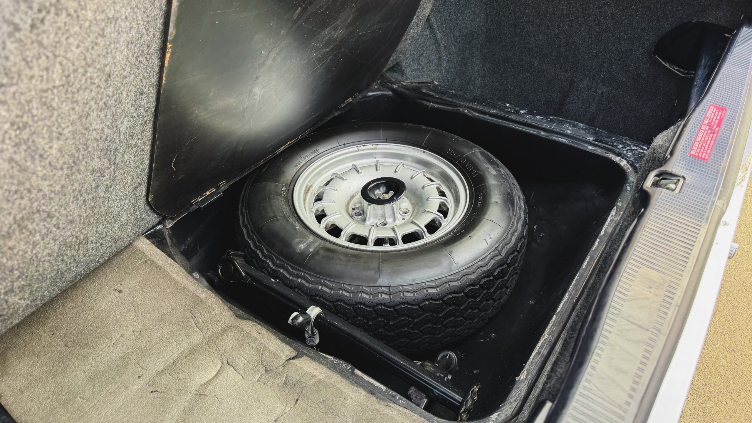 1980 Mercedes-Benz 450 SEL 6.9 for sale in Abu Dhabi, UAE – photo 19 of 20