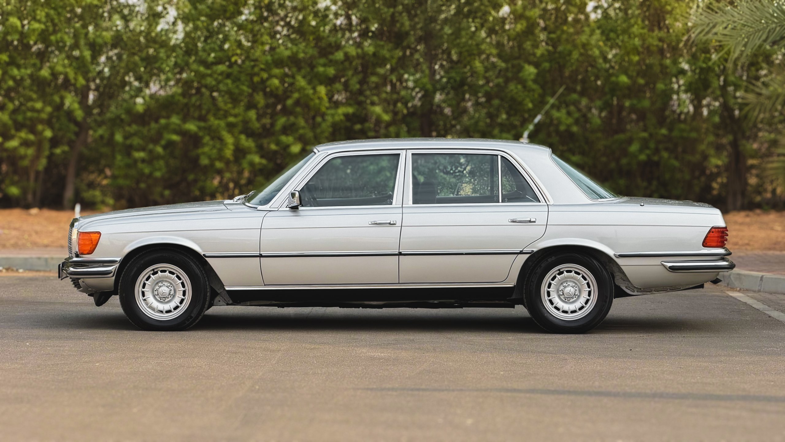 1980 Mercedes-Benz 450 SEL 6.9 for sale in Abu Dhabi, UAE – photo 6 of 20