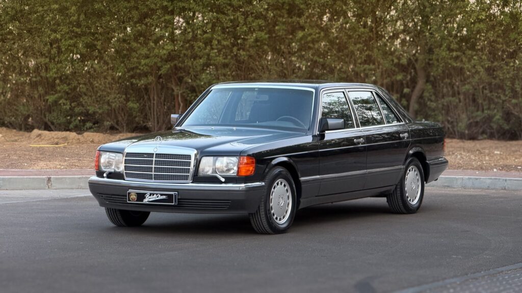 1991 Mercedes-Benz 560 SEL for sale in Abu Dhabi, UAE – photo 1 of 20