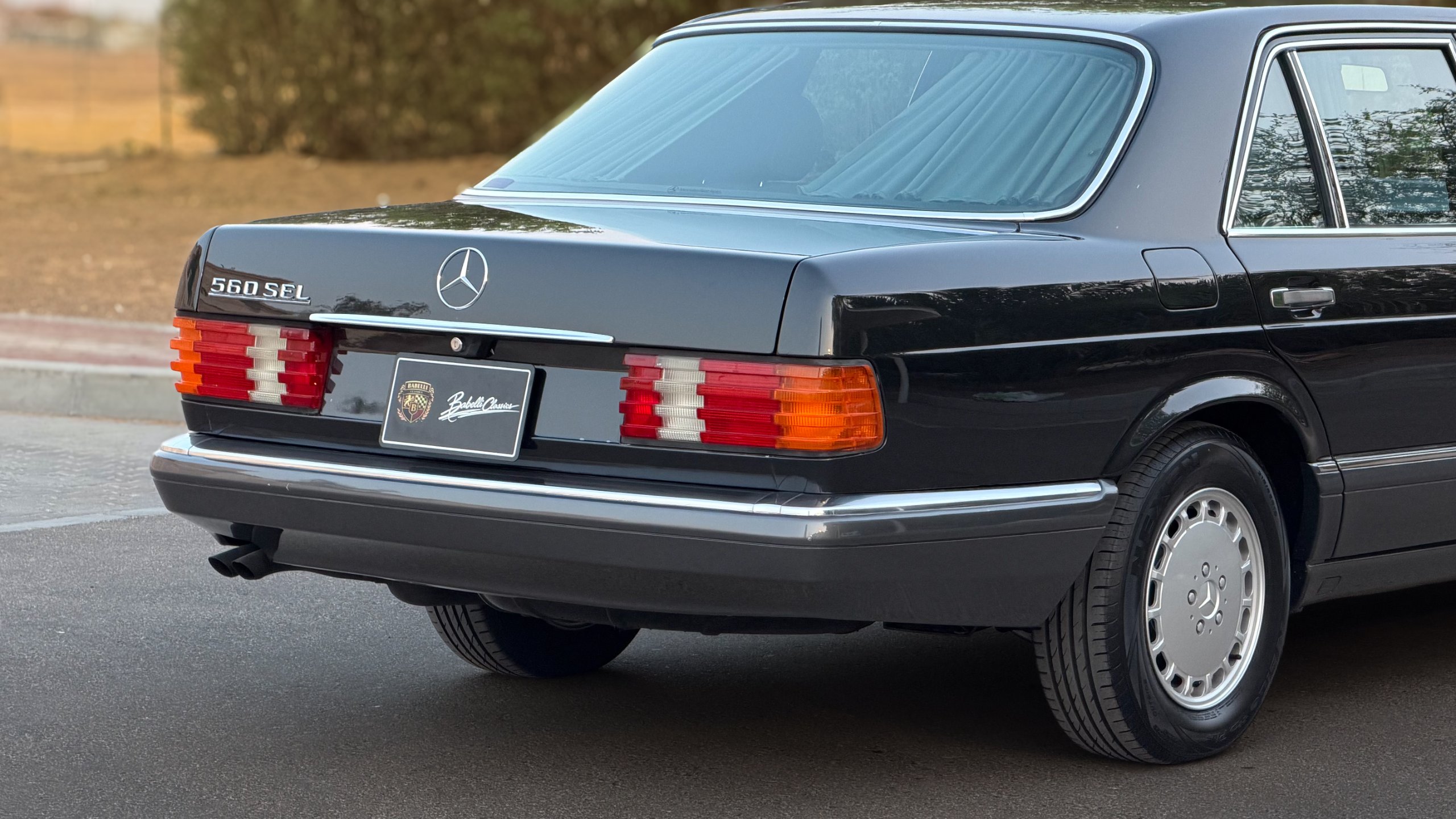 1991 Mercedes-Benz 560 SEL for sale in Abu Dhabi, UAE – photo 11 of 20