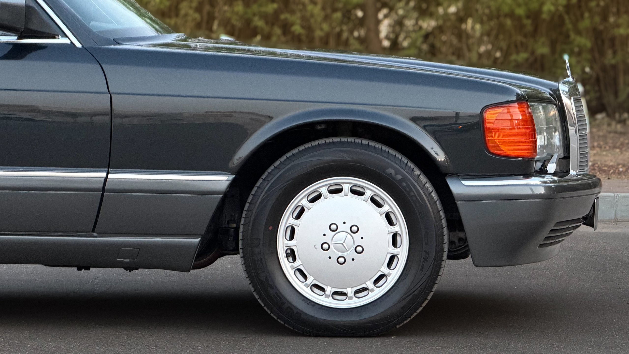 1991 Mercedes-Benz 560 SEL for sale in Abu Dhabi, UAE – photo 13 of 20