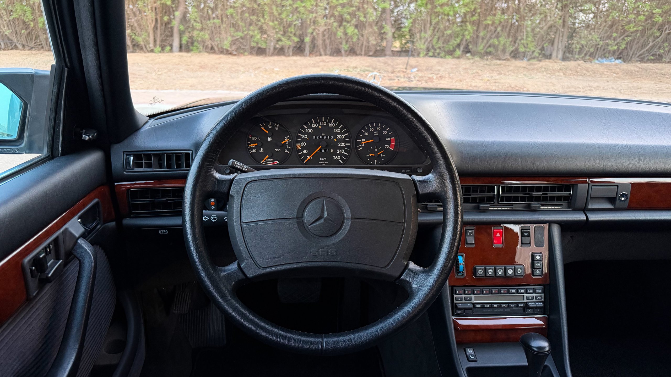 1991 Mercedes-Benz 560 SEL for sale in Abu Dhabi, UAE – photo 16 of 20