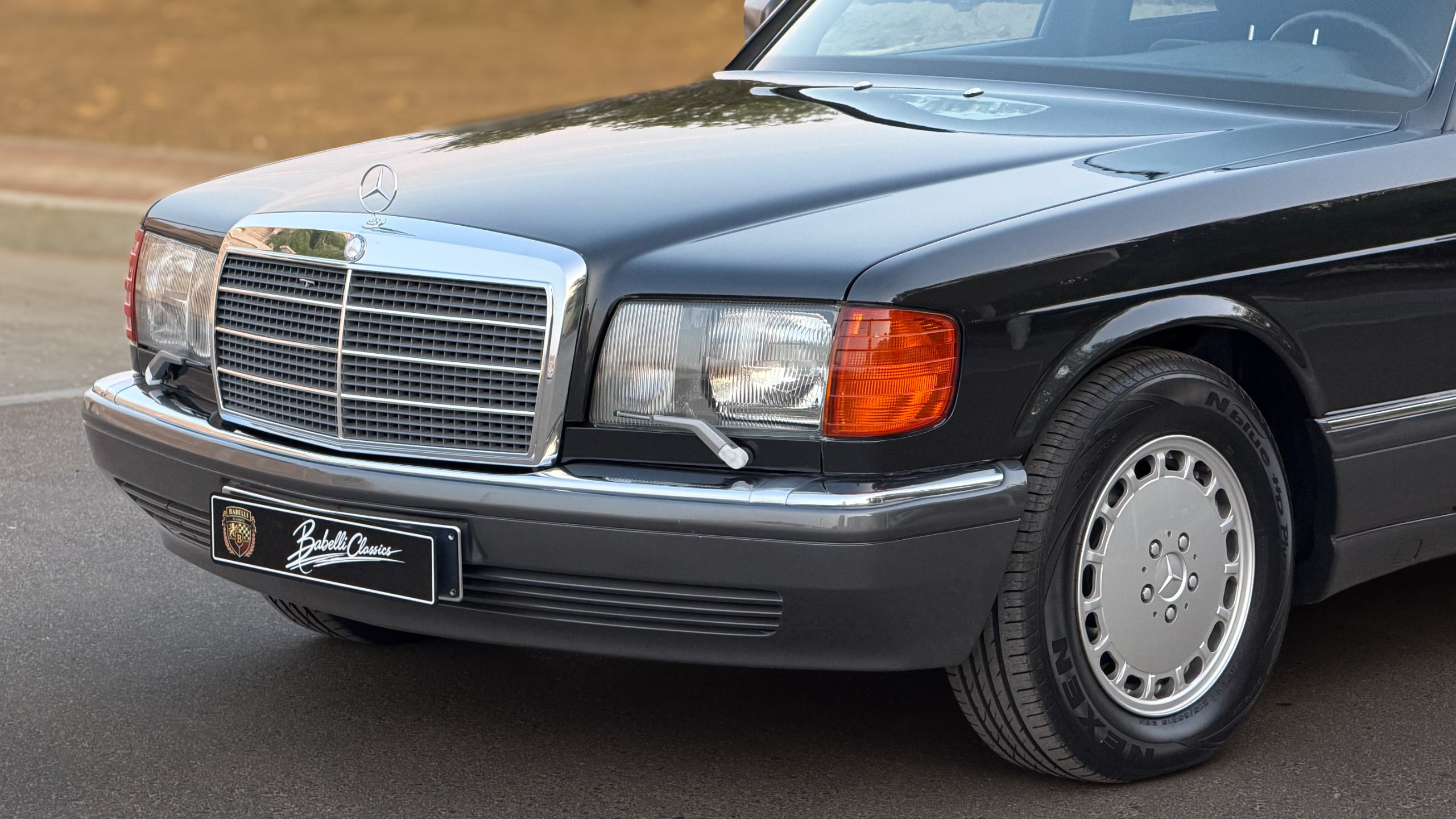 1991 Mercedes-Benz 560 SEL for sale in Abu Dhabi, UAE – photo 2 of 20