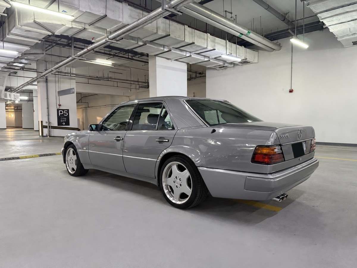1992 Mercedes-Benz 500E | Grey | 98,705 km | Dubai for sale in Dubai, UAE – photo 3 of 5