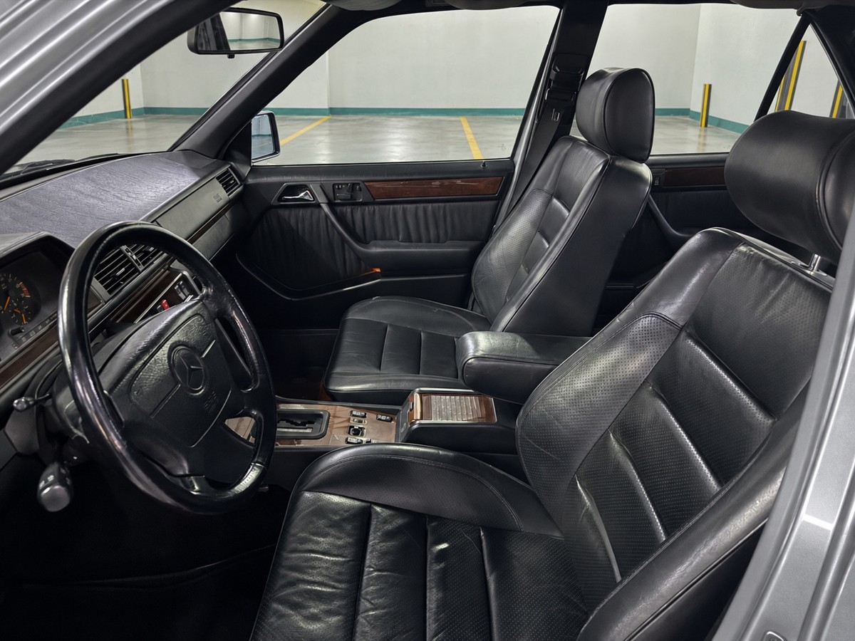 1992 Mercedes-Benz 500E | Grey | 98,705 km | Dubai for sale in Dubai, UAE – photo 5 of 5