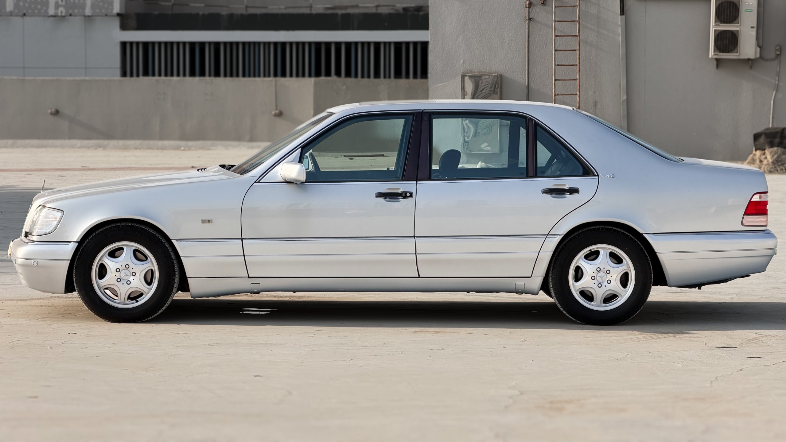 1998 Mercedes-Benz S600 for sale in Ajman, UAE – photo 9 of 20