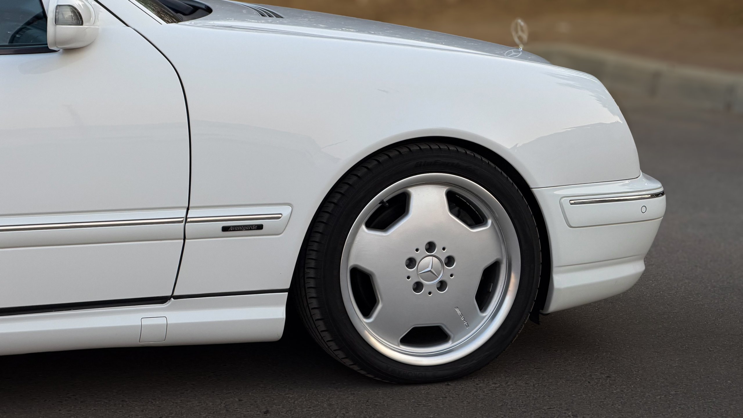 2001 Mercedes-Benz E55 AMG for sale in Abu Dhabi, UAE – photo 12 of 20