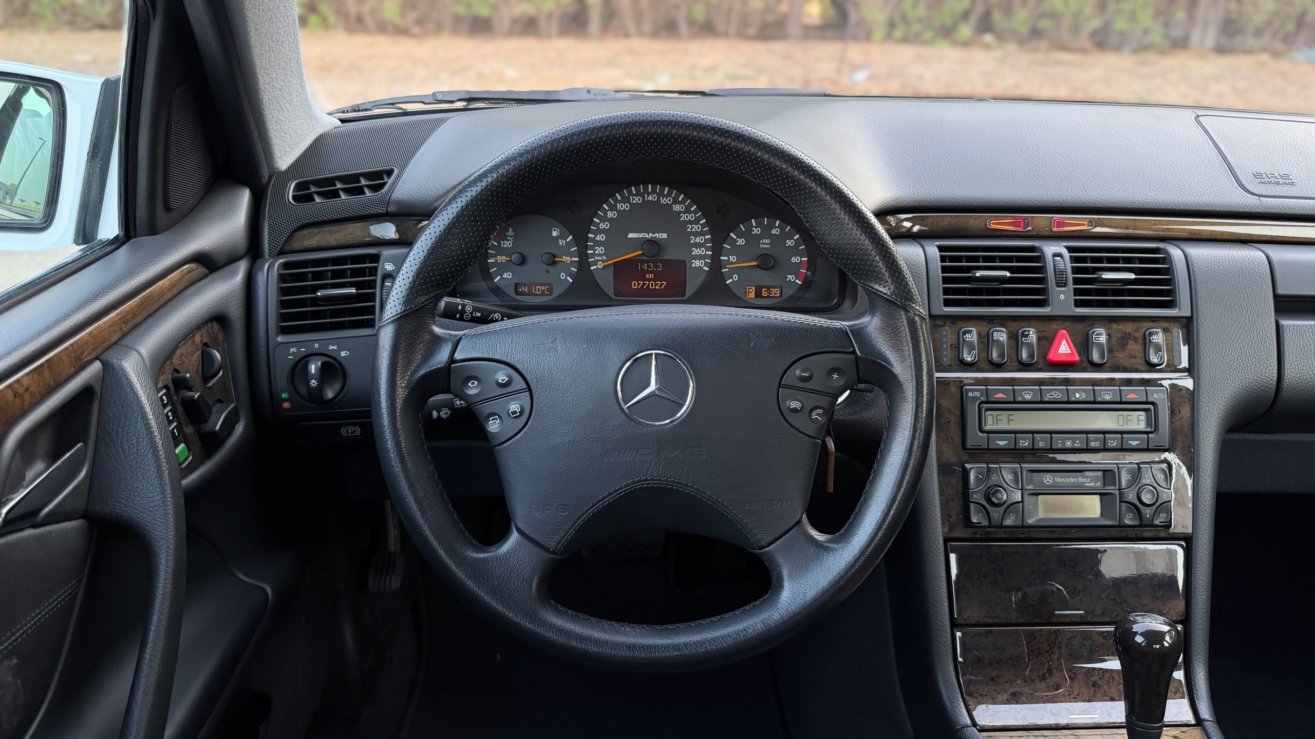 2001 Mercedes-Benz E55 AMG for sale in Abu Dhabi, UAE – photo 15 of 20