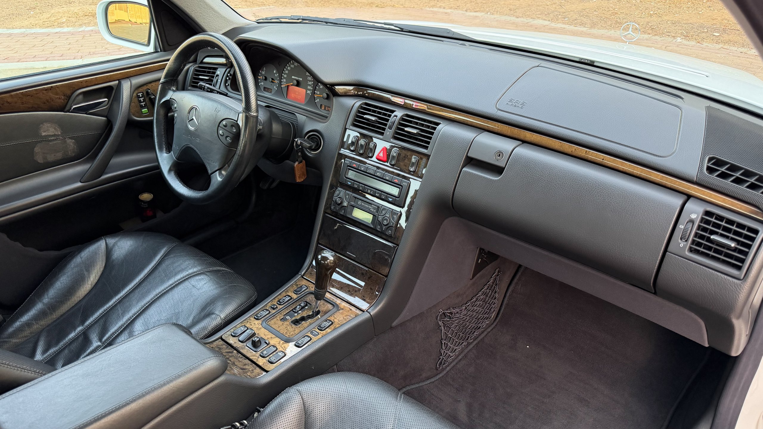 2001 Mercedes-Benz E55 AMG for sale in Abu Dhabi, UAE – photo 16 of 20