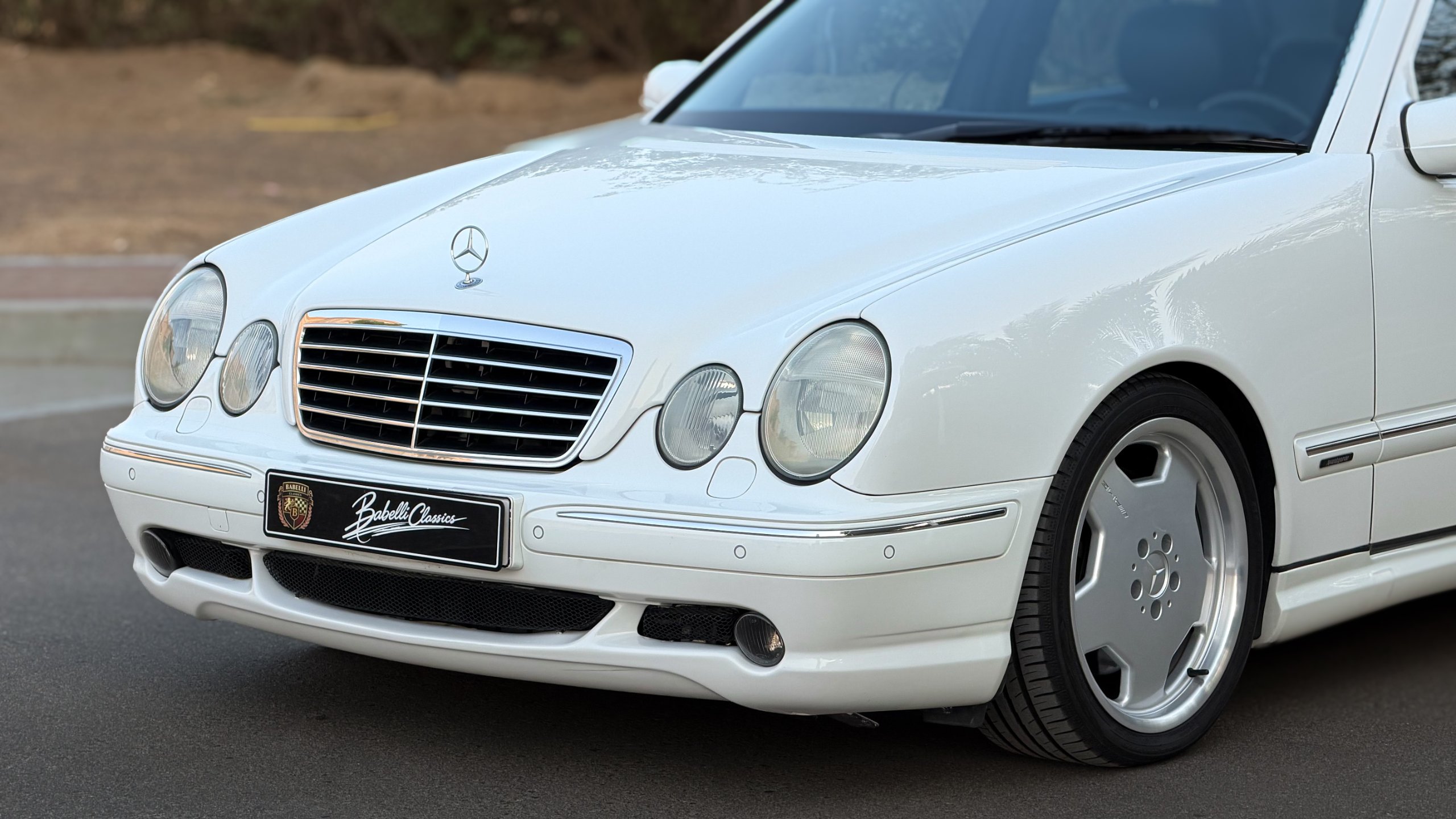 2001 Mercedes-Benz E55 AMG for sale in Abu Dhabi, UAE – photo 2 of 20