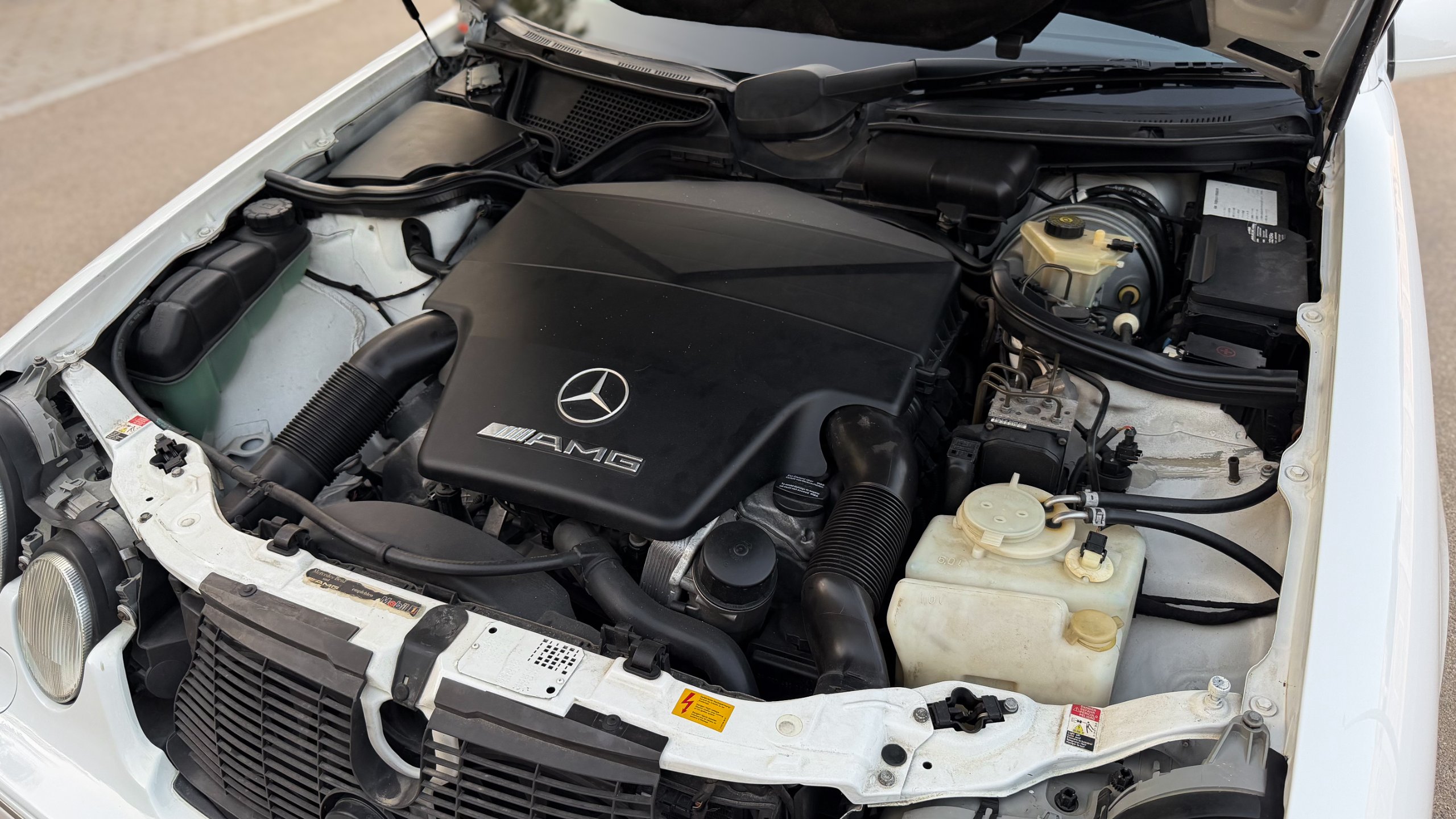 2001 Mercedes-Benz E55 AMG for sale in Abu Dhabi, UAE – photo 20 of 20