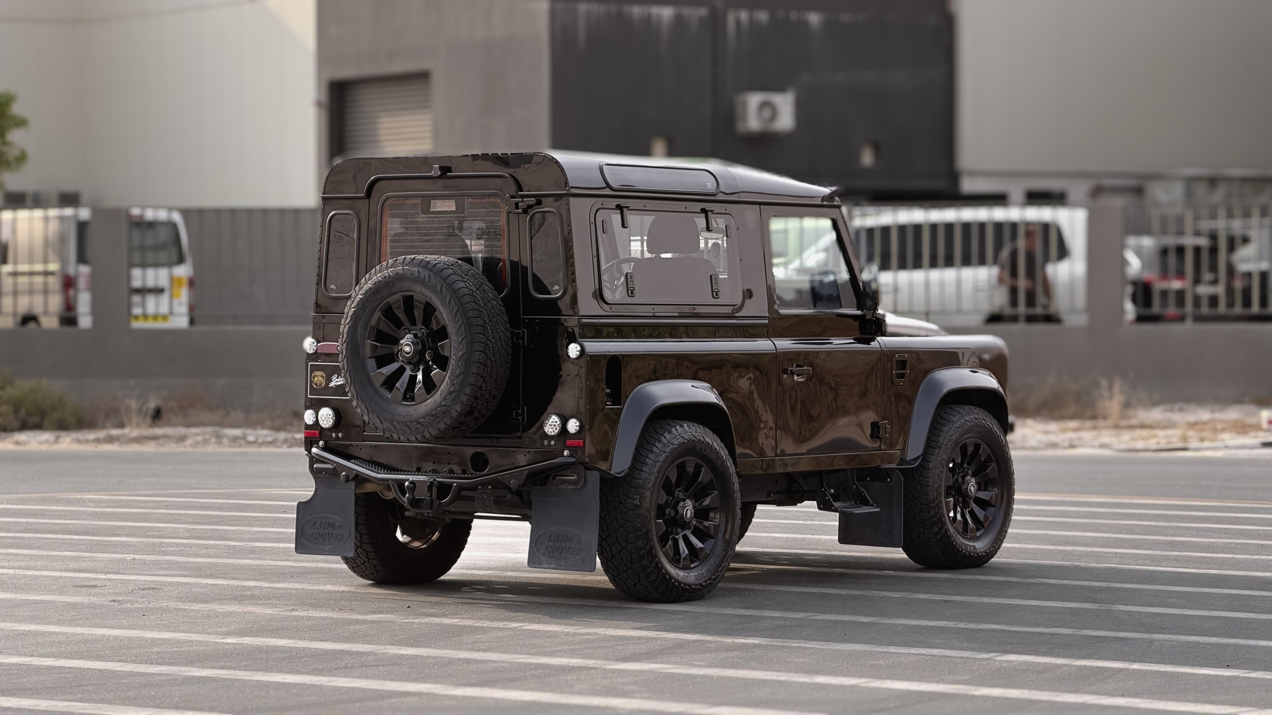 2013 Land Rover Defender 90 KAHN Edition for sale in Dubai, UAE – photo 12 of 20