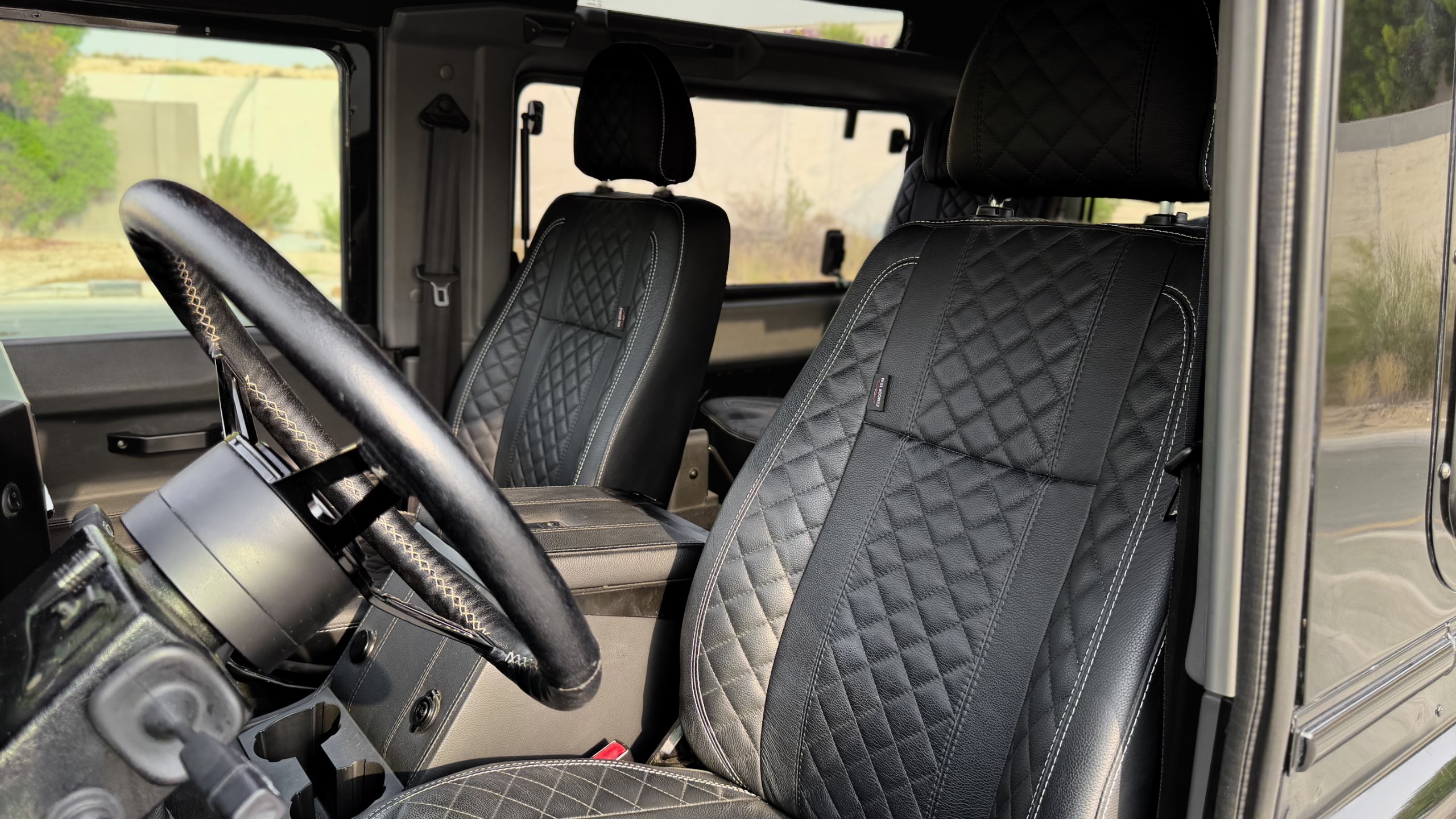 2013 Land Rover Defender 90 KAHN Edition for sale in Dubai, UAE – photo 18 of 20