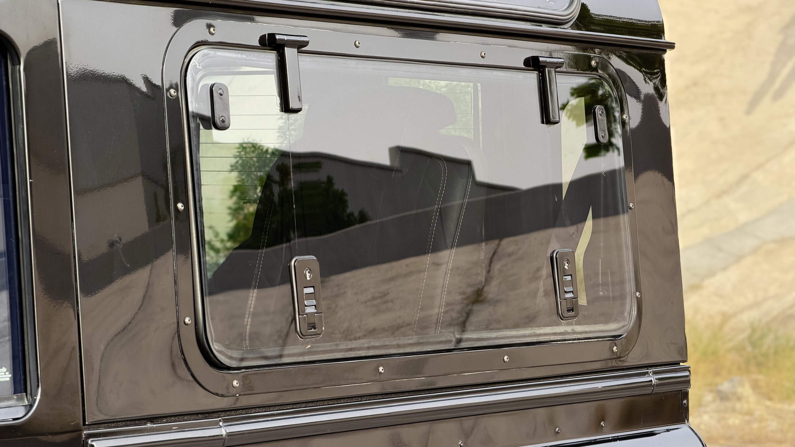 2013 Land Rover Defender 90 KAHN Edition for sale in Dubai, UAE – photo 2 of 20