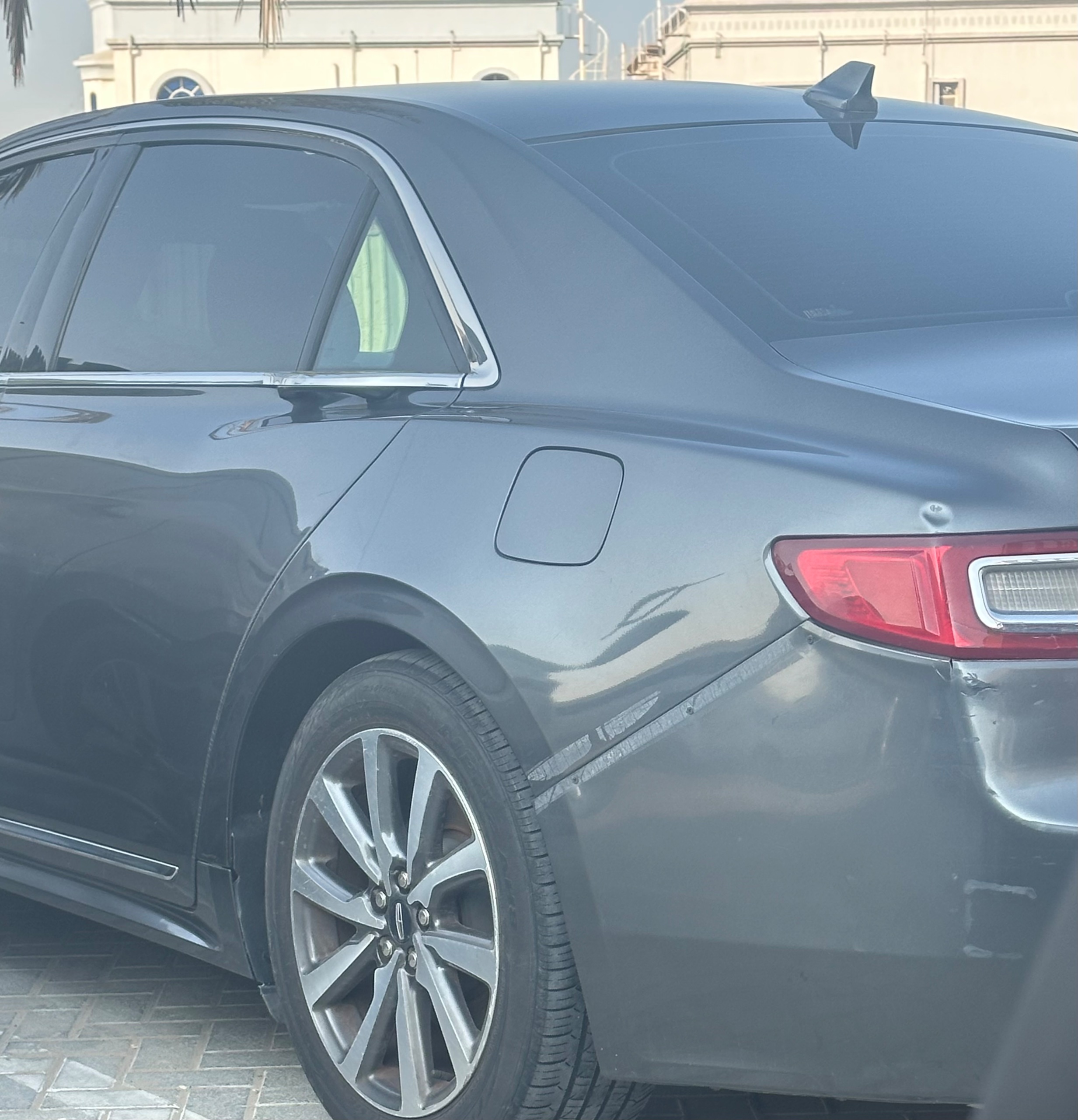 Lincoln Continental – 2019 for sale in Ajman, UAE – photo 2 of 11