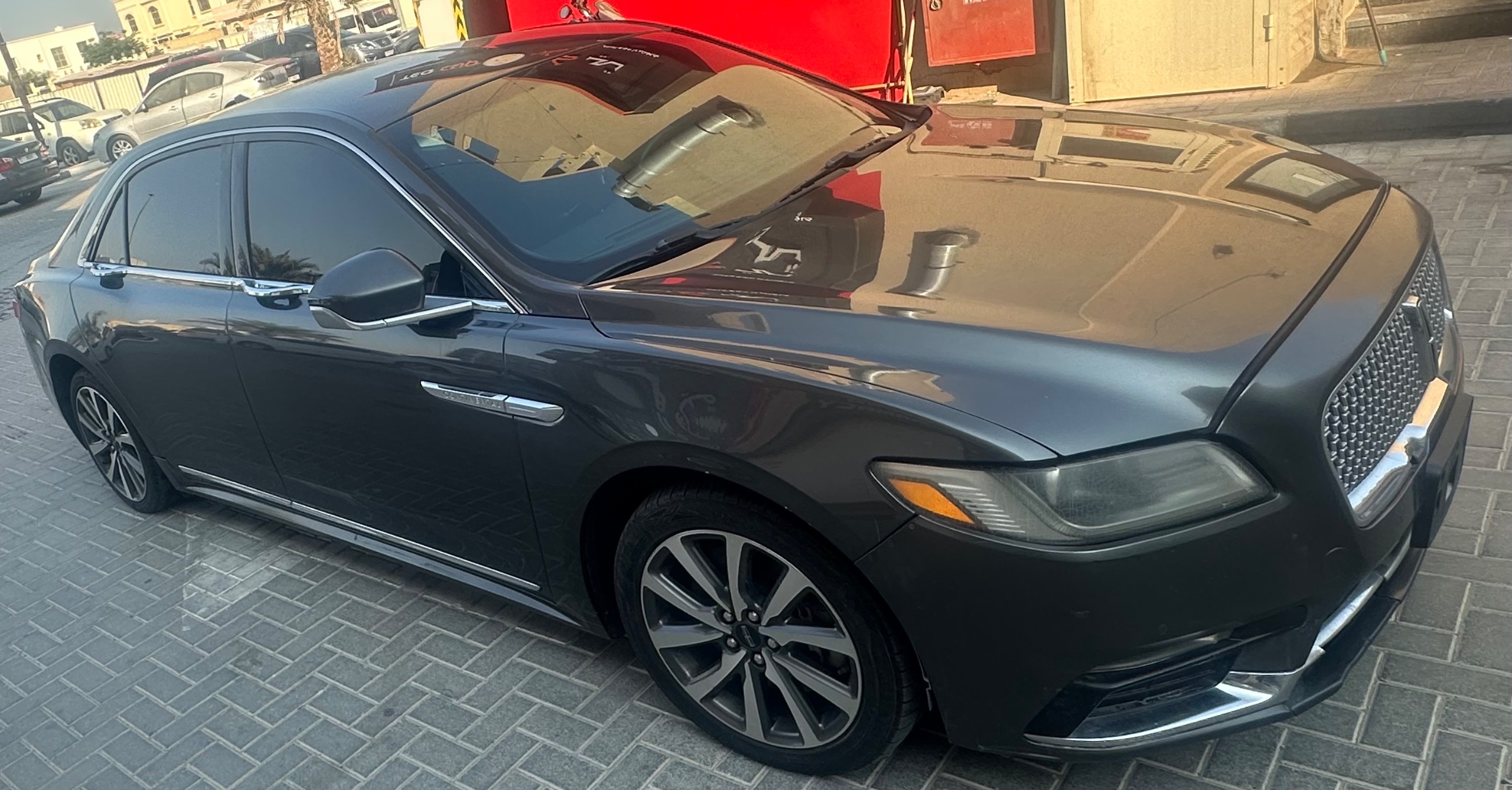Lincoln Continental – 2019 for sale in Ajman, UAE – photo 6 of 11
