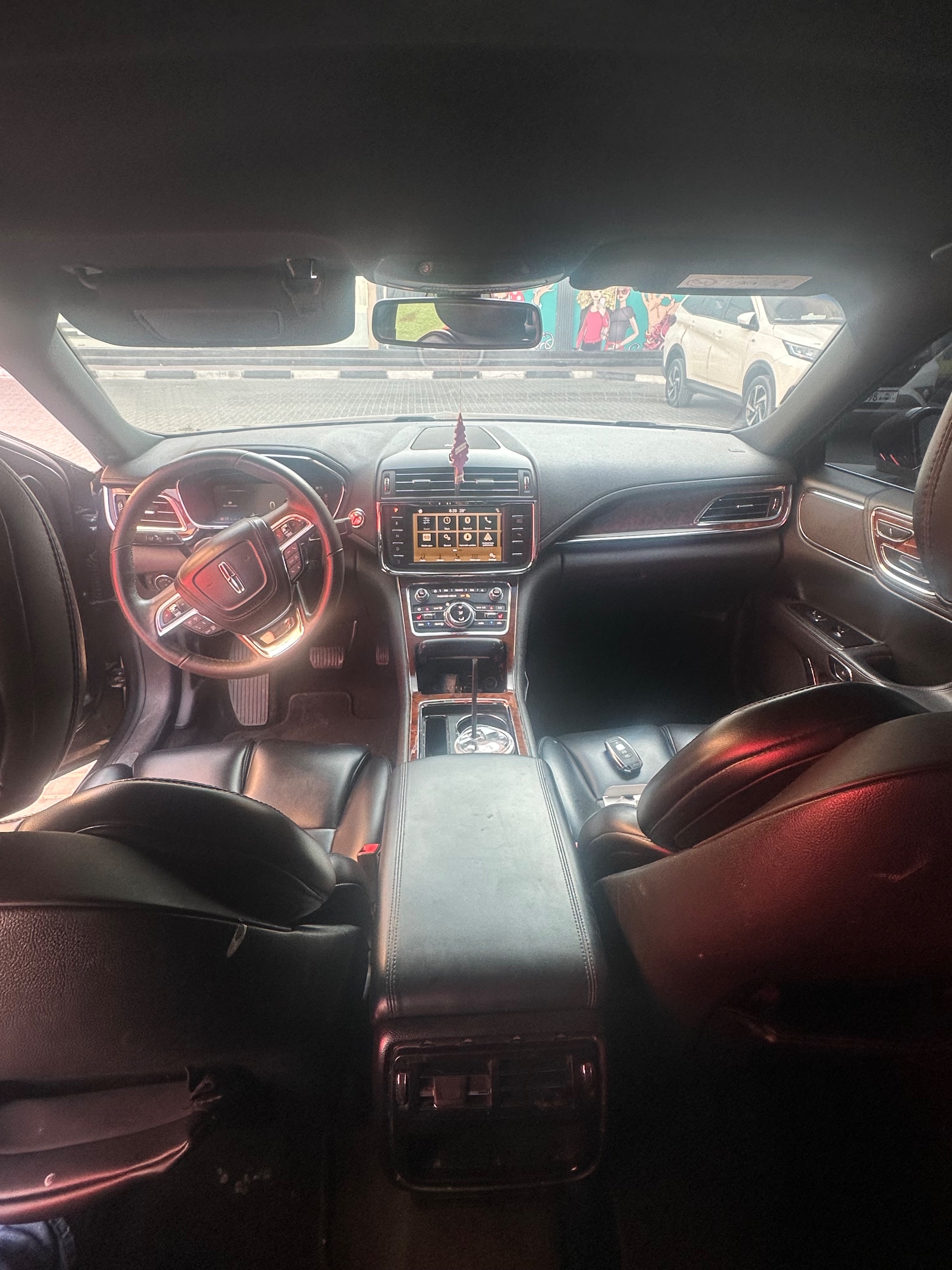 Lincoln Continental – 2019 for sale in Ajman, UAE – photo 8 of 11