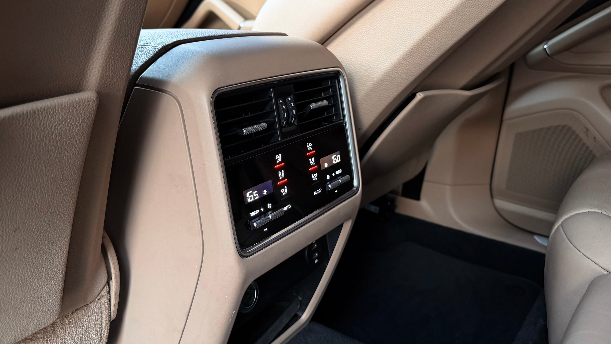 2021 Porsche Cayenne Coupe for sale in Dubai, UAE – photo 12 of 20