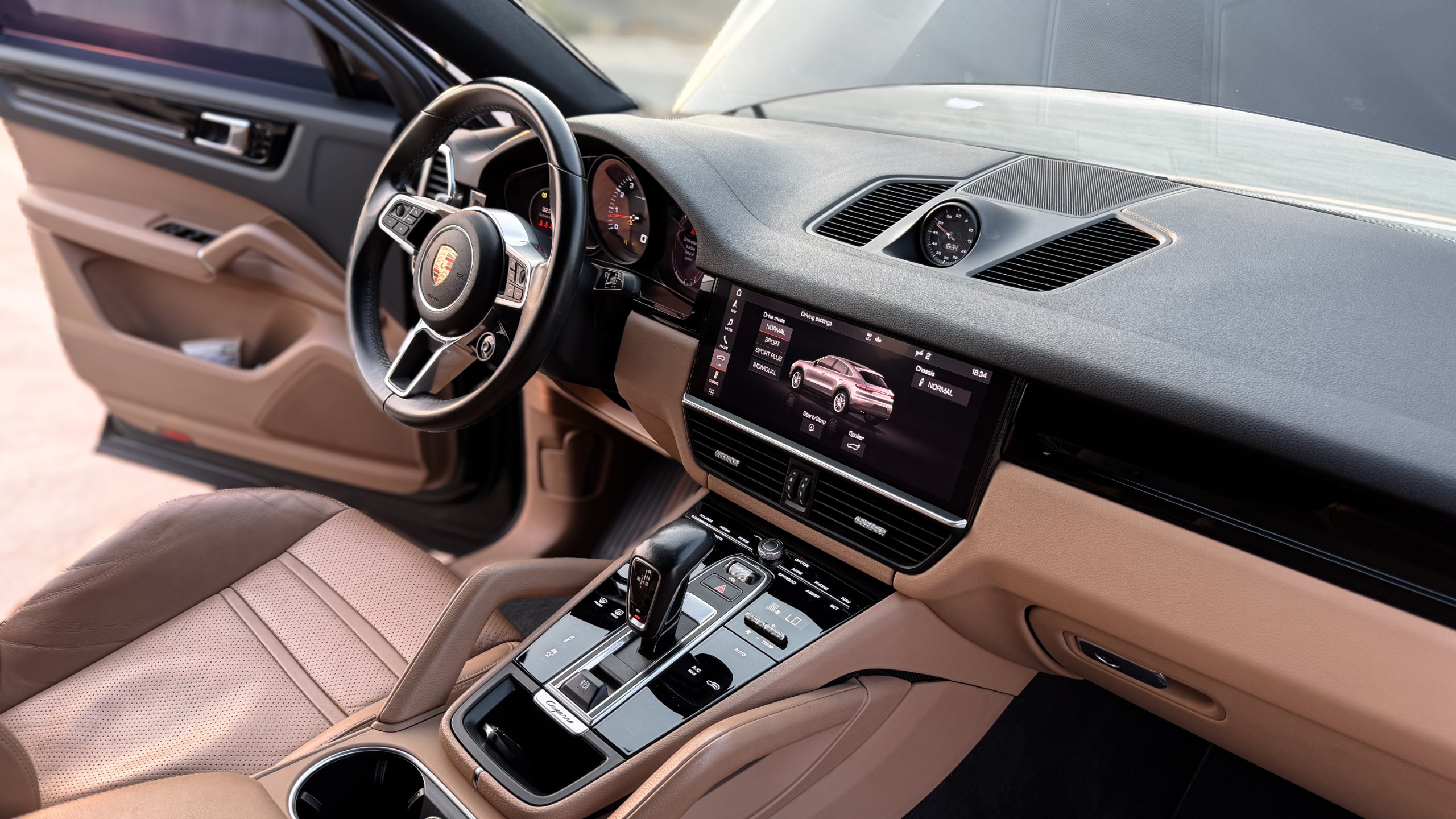 2021 Porsche Cayenne Coupe for sale in Dubai, UAE – photo 17 of 20