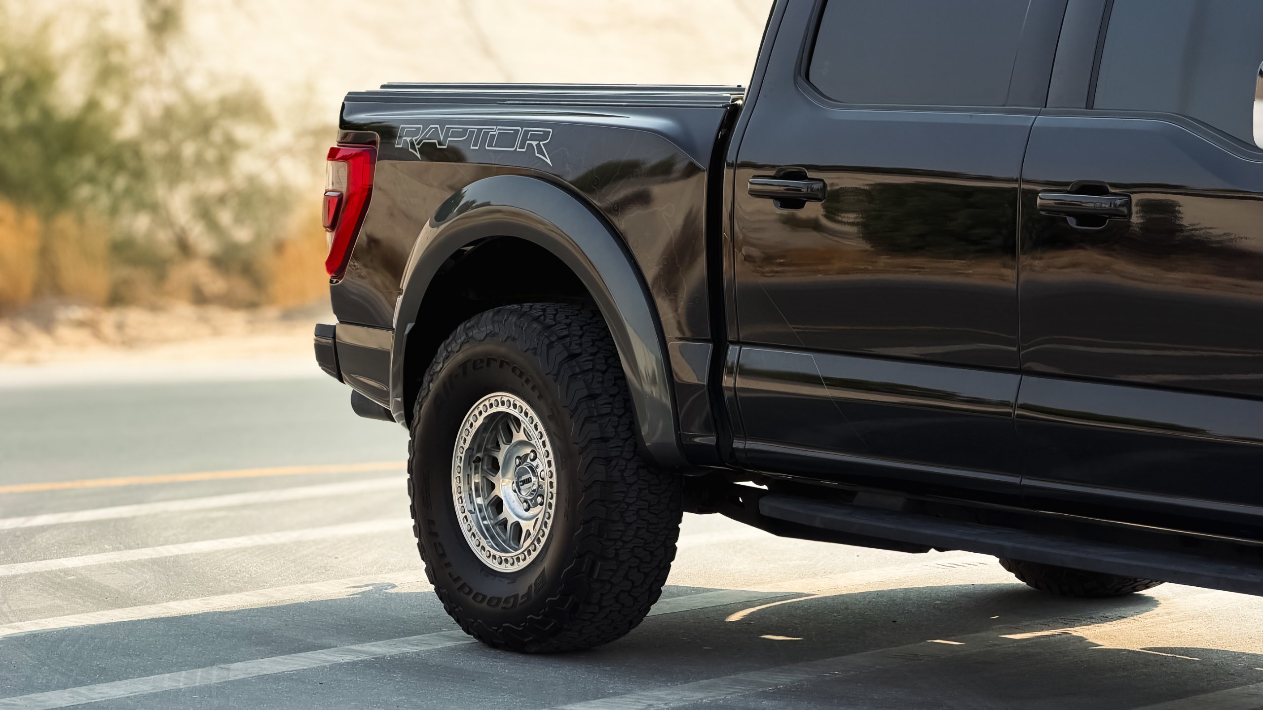 2023 Ford F-150 Raptor (37 Package) for sale in Dubai, UAE – photo 16 of 20