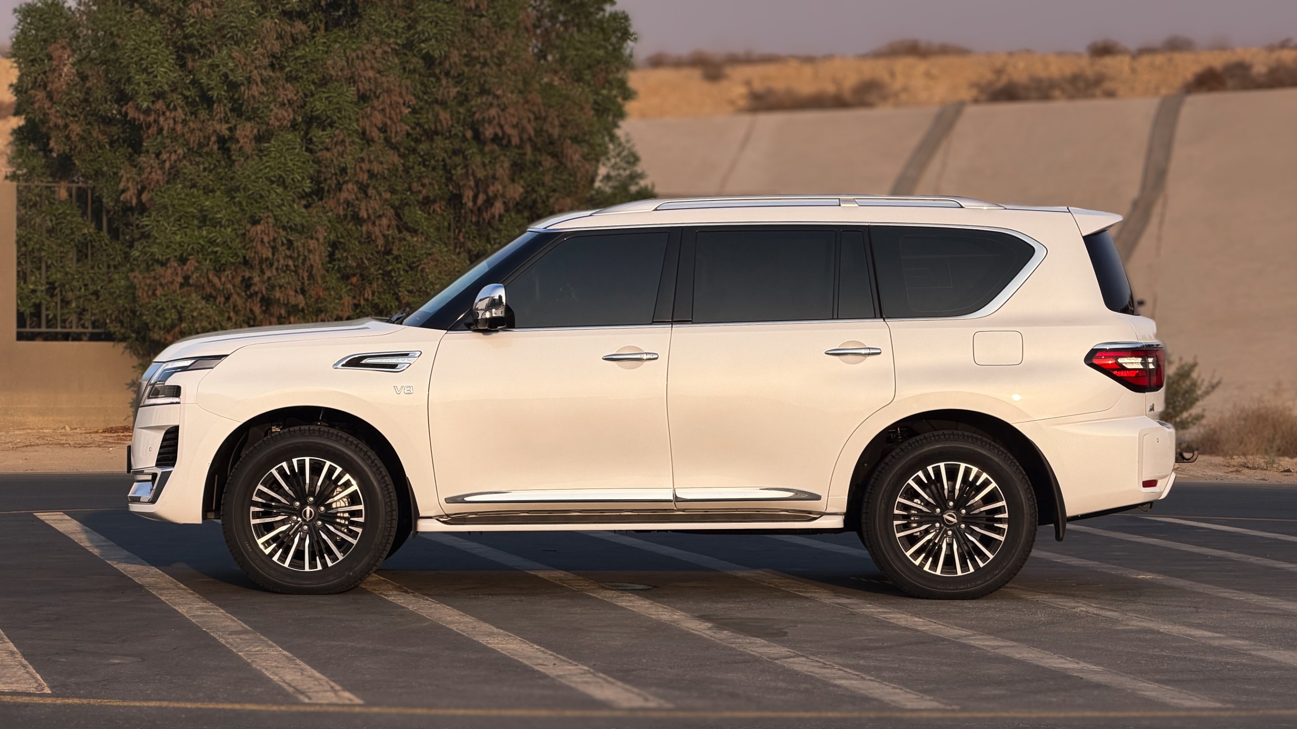 2024 Nissan Patrol LE Platinum City for sale in Dubai, UAE – photo 4 of 20